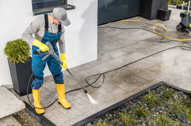 Best Deck Cleaning Services  in Summit, WA